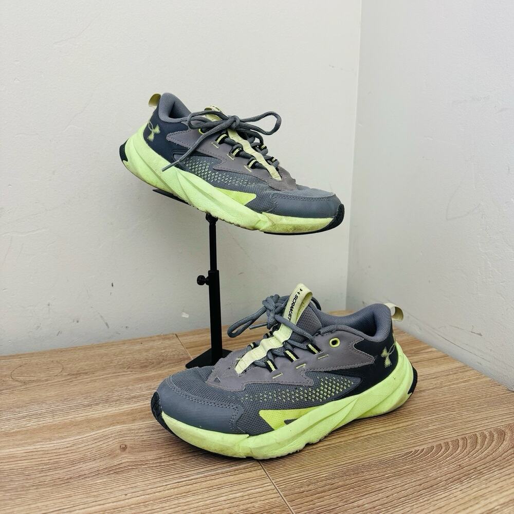 Under Armour Scramjet 6 Gray Green running shoes Boys Size 5